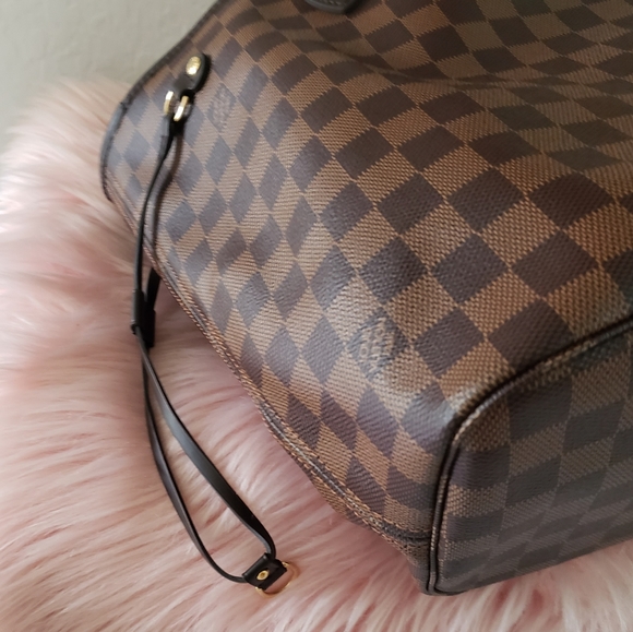 LOUIS VUITTON | LV Neverfull MM in Cherry - Picture 11 of 17